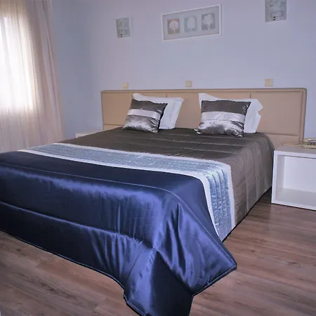 Contriz Hotell 2*