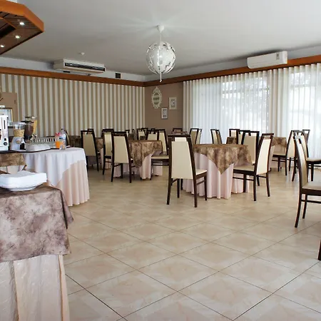 Contriz Hotell 2*
