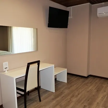 Contriz Hotell 2*