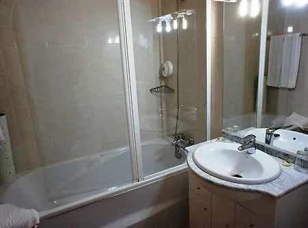 Contriz Hotel 2*