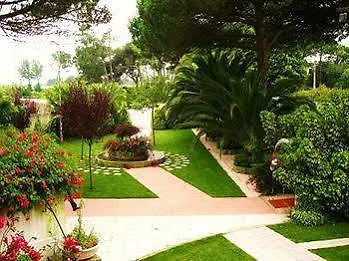 Hotel Contriz 2*